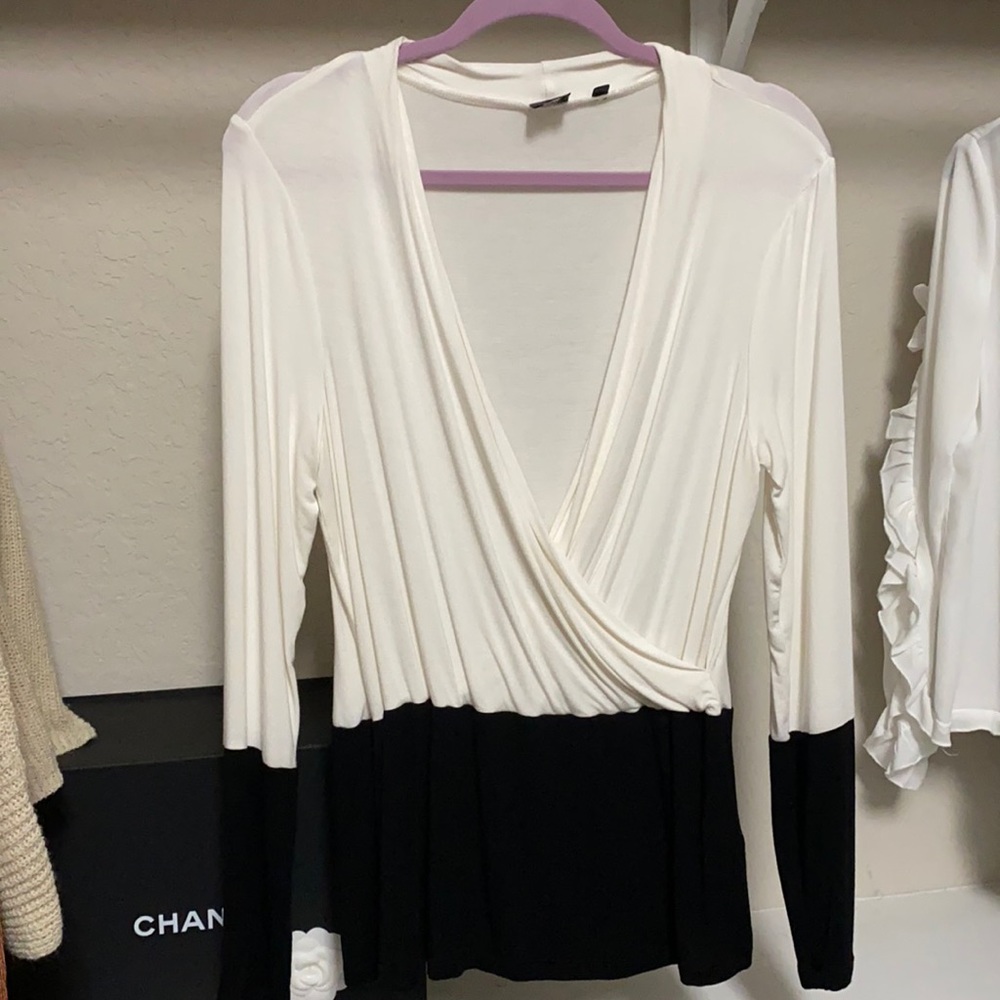 SAKS FIFTH COLOR BLOCK BLACK WHITE TOP